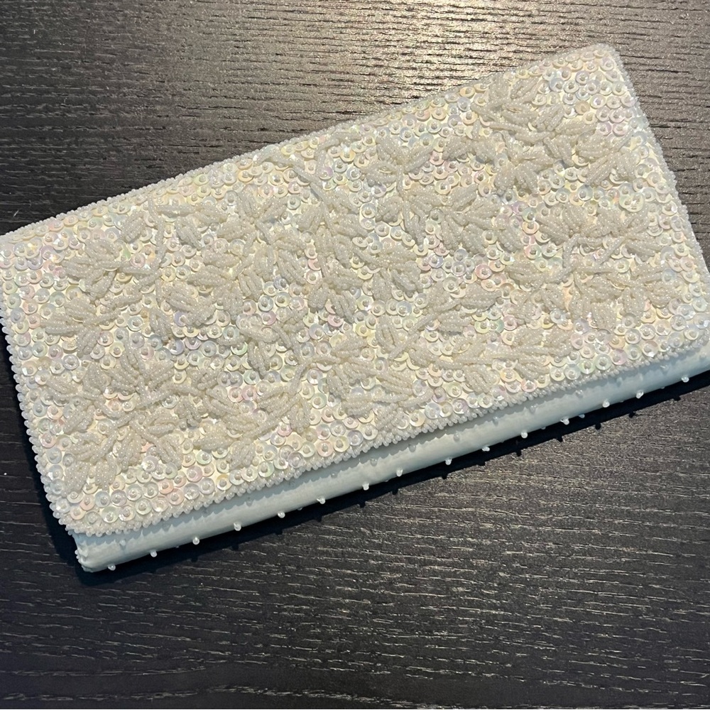 Vintage White Beaded Sequin Floral Clutch